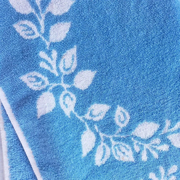 Vintage Sears Cotron Bath + Hand Towel Blue Flowers reversed Sculpted MCM Fringe - Picture 6 of 8